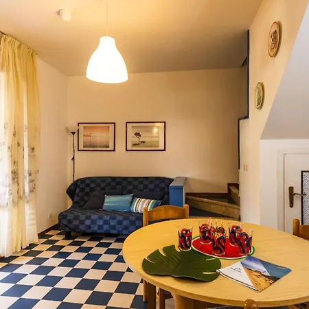 Cozy Townhouse For Families With Pool And Garden * 比比翁