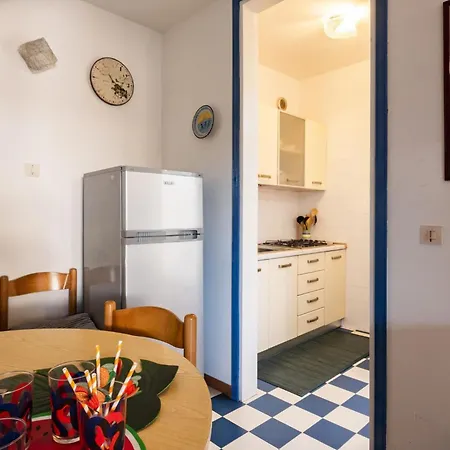 Cozy Townhouse For Families With Pool And Garden 比比翁