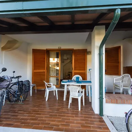 公寓 Cozy Townhouse For Families With Pool And Garden 比比翁
